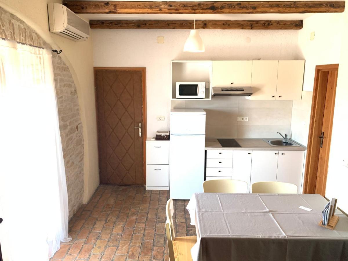 Apartments Ceh Ližnjan Eksteriør bilde