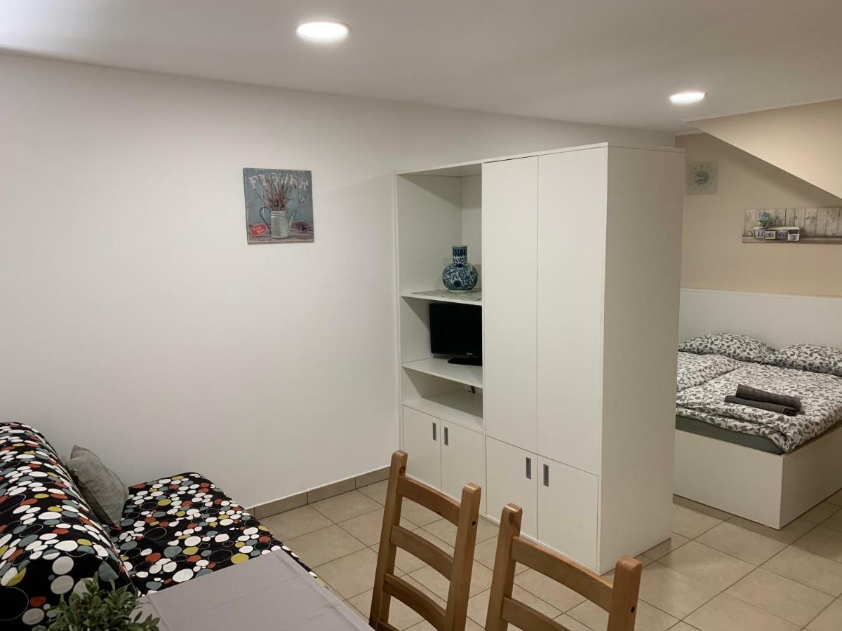 Apartments Ceh Ližnjan Eksteriør bilde